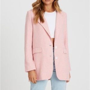 The cutest pink houndstooth blazer